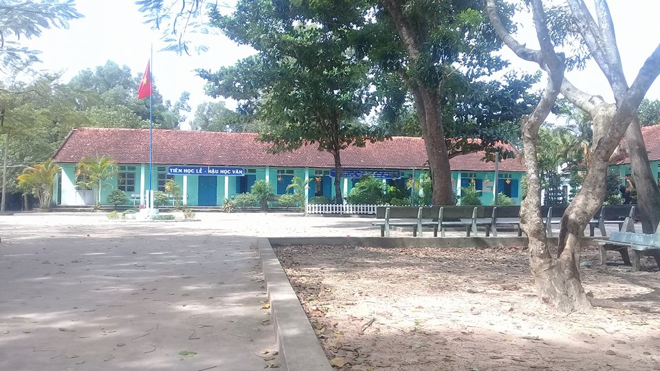 khuông viên trường