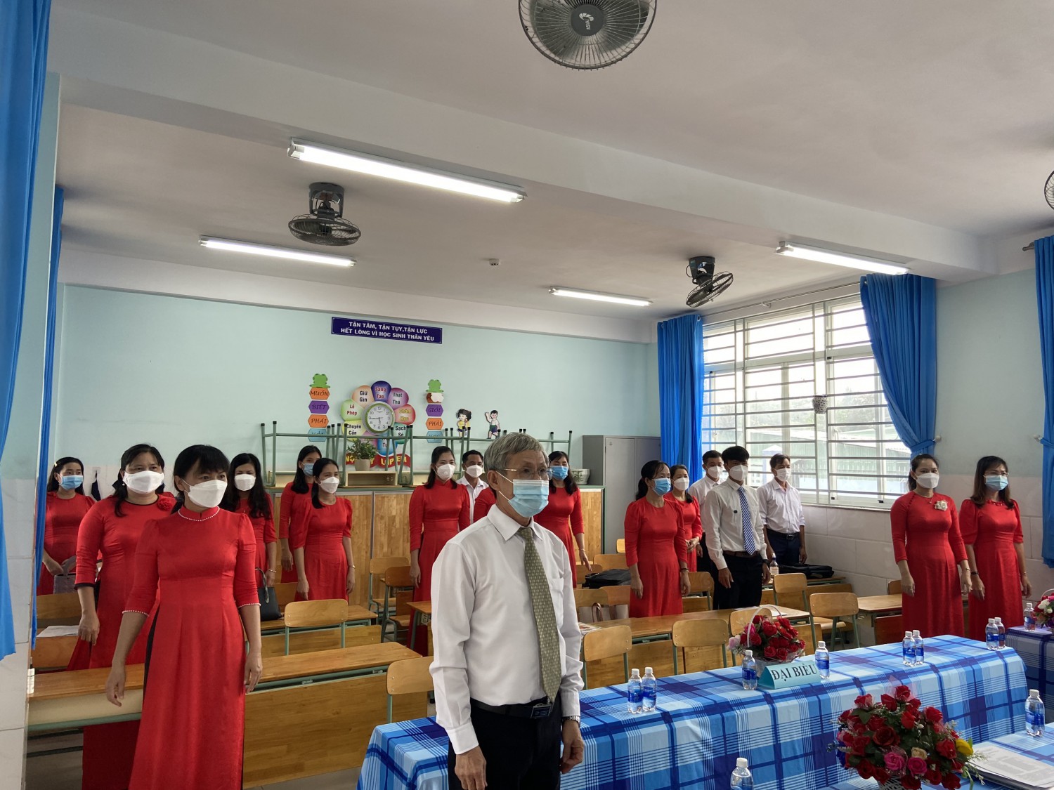 Trường Tiểu học An Tây B tổ chức Hội nghị Cán bộ viên chức năm học 2021 - 2022.