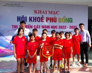 Học sinh tham gia Hội khoẻ phù động năm học 2022-2023 môn Điền kinh và Bơi lội
